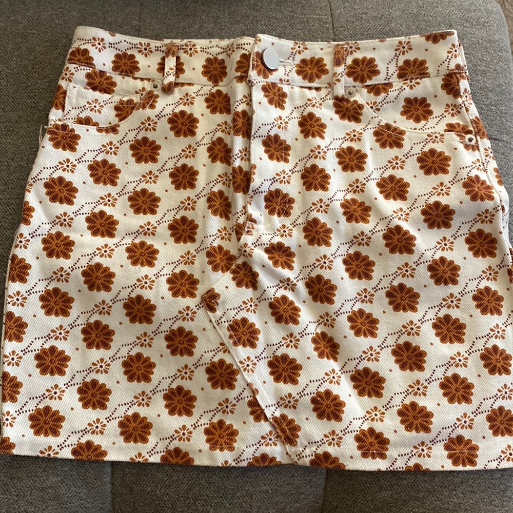 Floral print denim material skirt